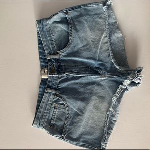 AMUSE SOCIETY mid waisted shorts
